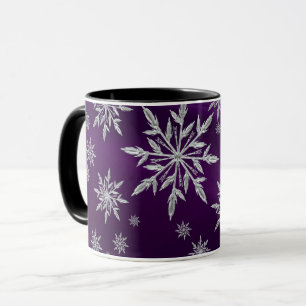 Lila Weihnachtssterne mit weißem Eiskristall Tasse