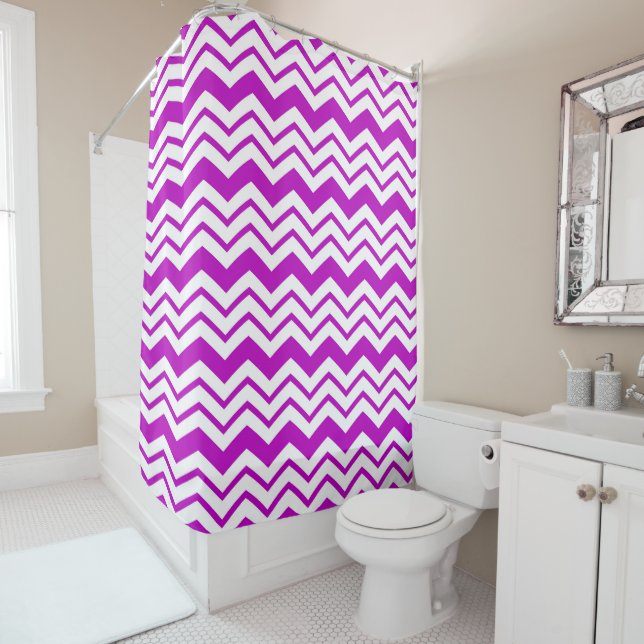 Lila-weiße Chevron-Zickzack-Musterdesign  Duschvorhang (Beispiel)