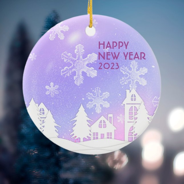 Lila weißes, lichtdurchlässiges Schneehaus Keramik Ornament (Von Creator hochgeladen)