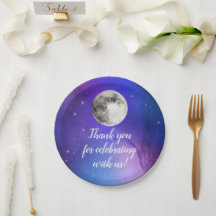 Lila Weltraumstars über dem Mond
