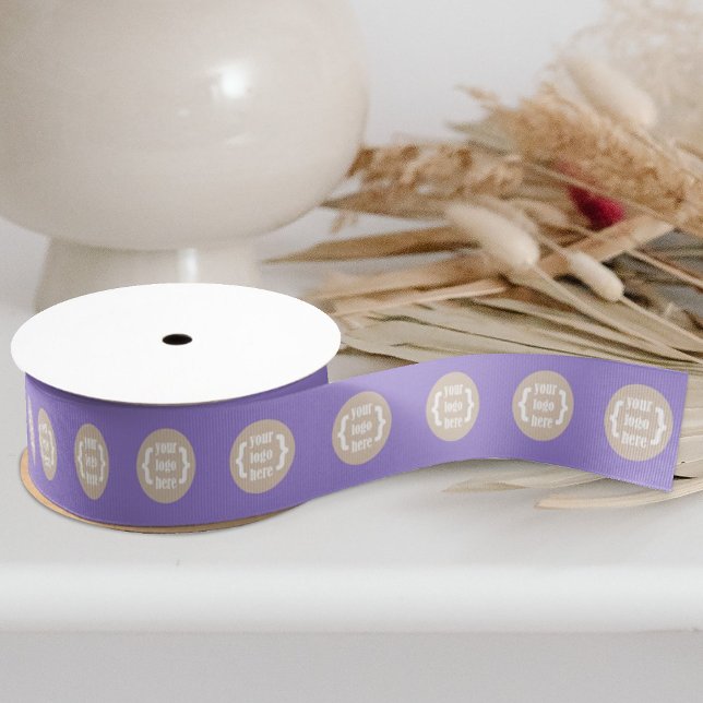 Lila Werbegeschenk mit Personalisierten Logos Ripsband (branded promotional purple gift ribbon with logo pattern)