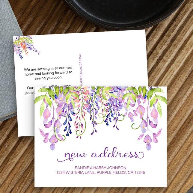 Lila Wisteria Watercolor Neue Adresse Ankündigungspostkarte (We've Moved New Address postcard with pretty purple wisteria)