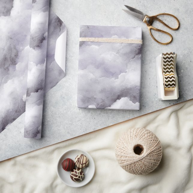 Lila Wolken Geburtstag oder jeder Anlass Geschenkpapier (Kunsthandwerk)