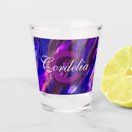 Lila Wolkendecke mit Kupfer Schnapsglas