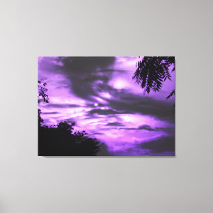 Lila Wolkendecke, überzogene Leinwand