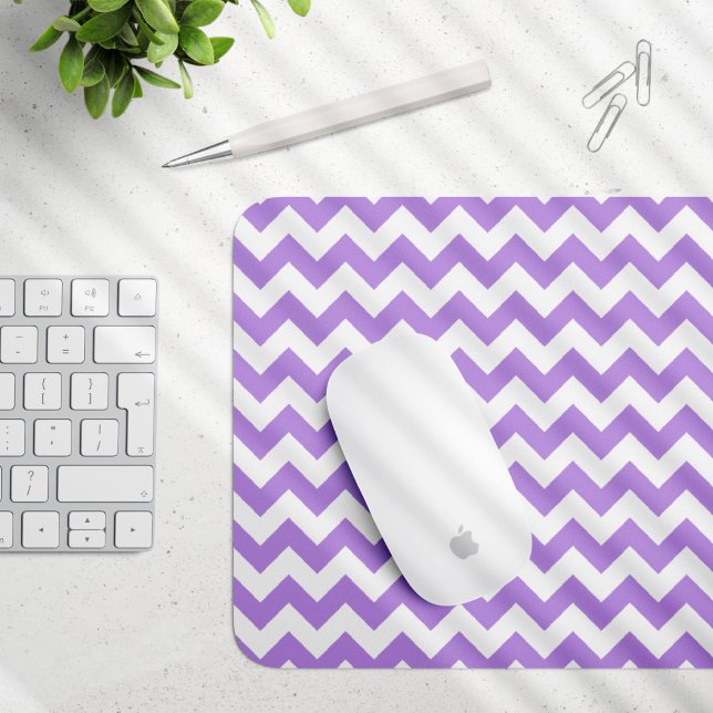 Lila Zigzag, Lila Zickzack, geometrisches Muster Mousepad (Von Creator hochgeladen)
