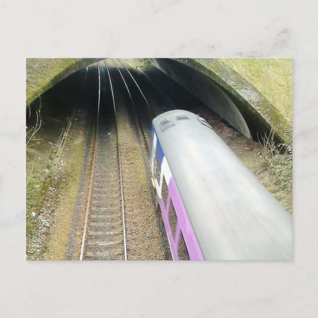 Lila Zug, Bahngleise, Tunnel, Reisen Postkarte (Vorderseite)