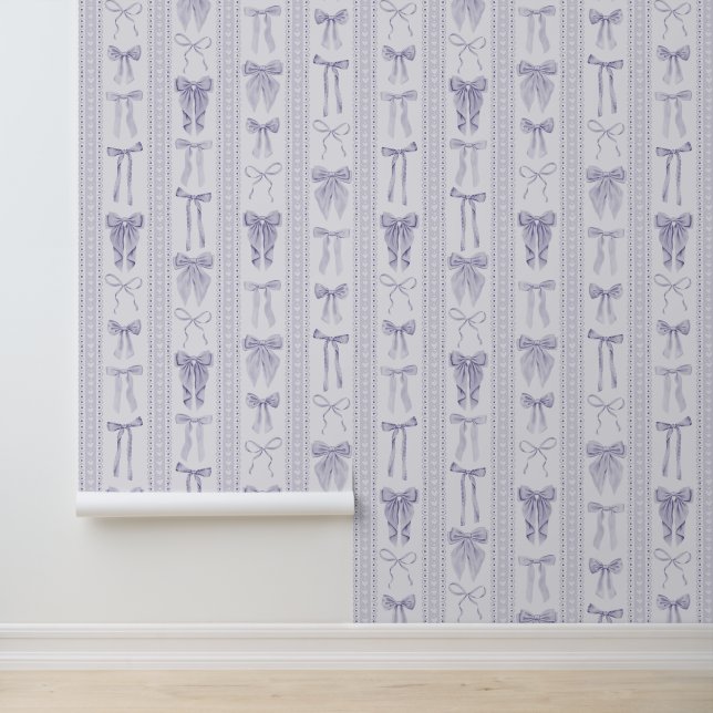 Lilac Bows with Lace Vertical Stripes Tapete (Anwendung)