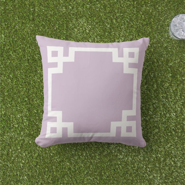 Lilac Lila und weißer griechischer Schlüssel | Edi Kissen (Golfball-Marker)