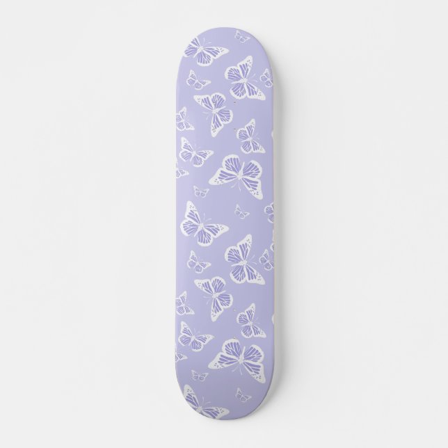 Lilac Lila und White Butterfly Motif Muster Skateboard (Vorne)
