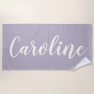Lilac Minimalistisch Calligraphy Personalisiert Na Strandtuch