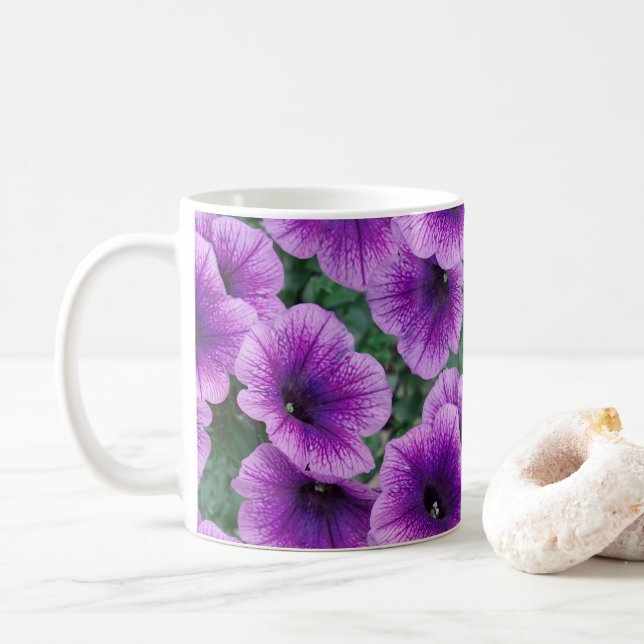 Lilac Petunia Blume Kaffeetasse (Mit Donut)