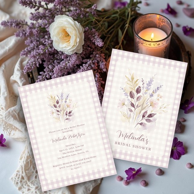 Lilac Shabby Chic Floral Bridal Shower TLW26 Einladung (Lilac Shabby Chic Floral Bridal Shower Invitation Featuring a Rustic Lavender Bouquet.)