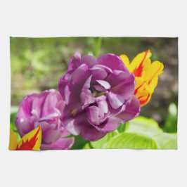 Lilac tulips an einem sonnigen Tag Geschirrtuch