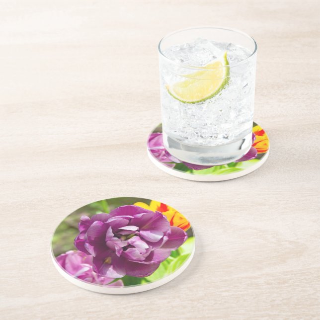 Lilac tulips an einem sonnigen Tag Getränkeuntersetzer (Seite)