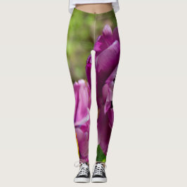 Lilac tulips an einem sonnigen Tag Leggings