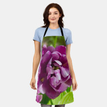 Lilac tulips an einem sonnigen Tag