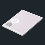 Lilac und graue Elefanten Notizblock<br><div class="desc">Ein niedlicher,  grauer Elefant mit einer einfachen weißen Sprechblase lächelt auf einem lila lila Hintergrund. Personalisieren Sie den Namenstext,  um dies zu einem kinderfreundlichen Abreißen von Schreibwaren Notizblock zu machen.</div>