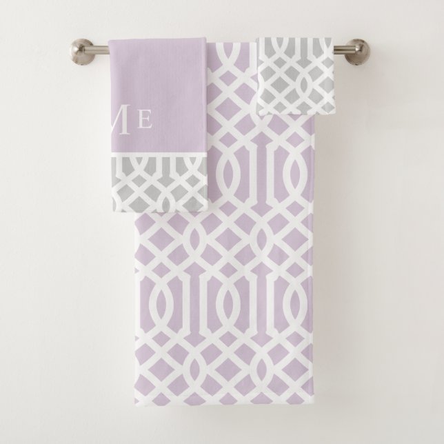 Lilac und Gray Trellis Monogram | Editierbare Farb Badhandtuch Set (Insitu)