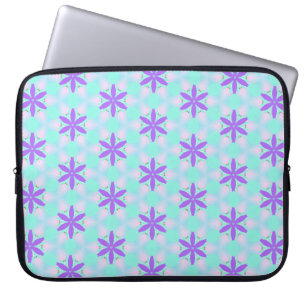Lilette Blumen mit Aquamarine und rosa Petalen Laptopschutzhülle