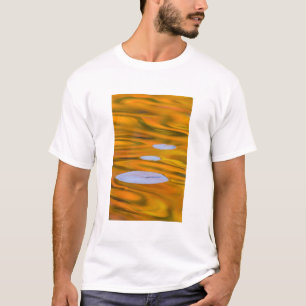 Lilie auf Orangenwasser, Kanada T-Shirt