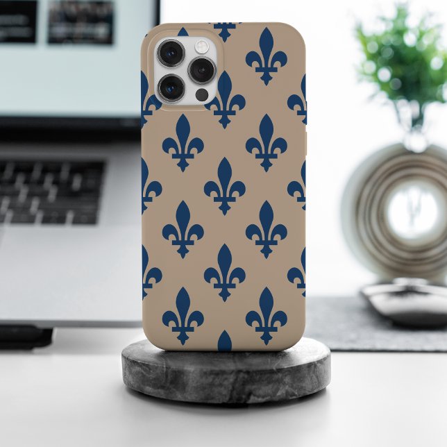 Lilie Pattern, Royal French Blue on Cream iPhone Hülle (Von Creator hochgeladen)