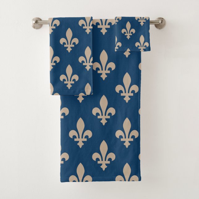 Lilie Pattern, Royal French, Cream on Blue Badhandtuch Set (Insitu)