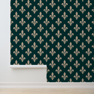 Lilie Pattern, Royal French Cream on Green Tapete