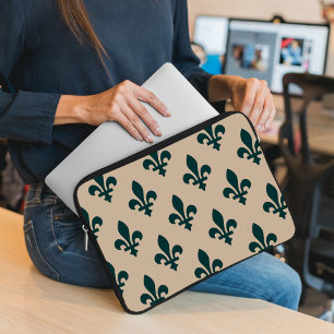 Lilie Pattern, Royal French Green on Cream Laptopschutzhülle