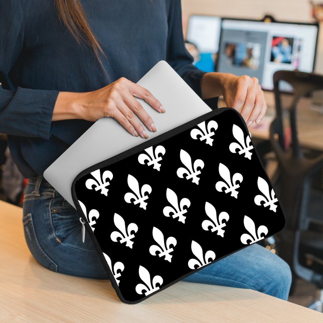 Lilie Pattern, Royal French, White on Black Laptopschutzhülle (Von Creator hochgeladen)