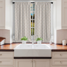 Lilie und Harlequin | Weißer Vorhang