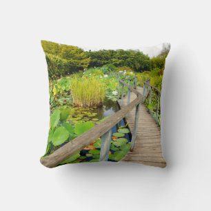 Lily Pond Throw Kissen