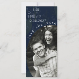 Lily Valley Dunkelblau mit verblasstem Hintergrund