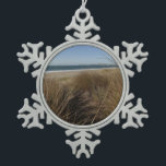 Limantour Beach am Point Reyes National Seashore I Schneeflocken Zinn-Ornament<br><div class="desc">Wir besuchten Point Reyes National Seashore zu einer Zeit, in der wir die Strände und Wanderwege meistens zu uns selbst hatten (mit Ausnahme der Tierwelt!). Hier ist ein Bild der kalifornischen Küste von Limantour Beach an einem sonnigen, aber windigen Tag. Auch als Widescreen-Wallpaper "Limantour Beach at Point Reyes I" aus...</div>