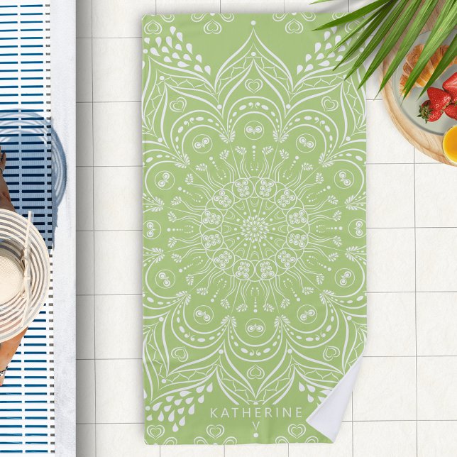 Lime Green Boho Mandala Personalisiert Strandtuch (Personalized Lime Green Beach Towel with Boho Mandala Pattern)