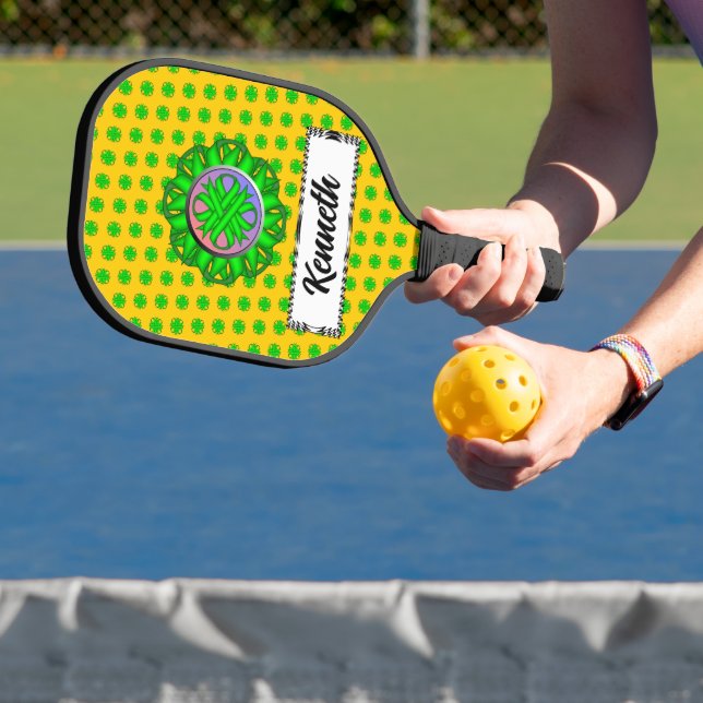 Lime Green Clover Ribbon von Kenneth Yoncich Pickleball Schläger (InSitu)