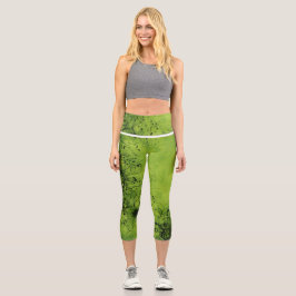 Limegrünes Grunge mit schwarzen Akzenten Capri Leggings