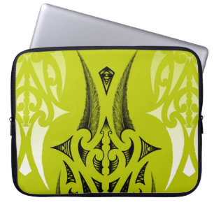 Limoner grüner Stammes- Entwurf mit Federn Laptopschutzhülle