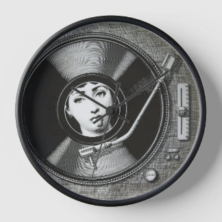 LINA CAVALIERI UHR