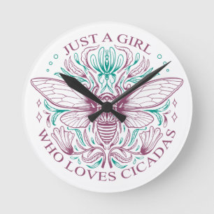 Line Art Typografy Just A Girl, die Cicadas Liebe Runde Wanduhr
