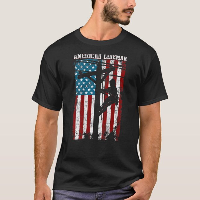 Lineman gibt die amerikanische Flagge Electric Cab T-Shirt (Vorderseite)