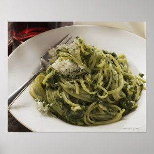 Linguine mit pesto und Parmesankäse, Rotwein Poster