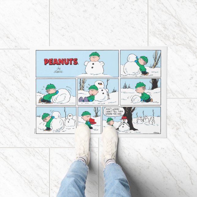 Linus baut einen Schneemann Fußmatte (Indoor)