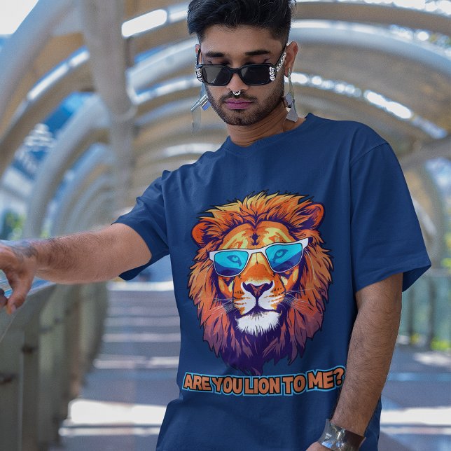 Lion Art Pun Witz "Sind Sie mir lieb? Funny Mens T-Shirt (Von Creator hochgeladen)