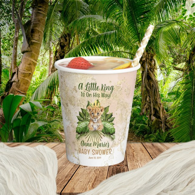 Lion Cub Ein kleiner König ist auf dem Weg zur Bab Pappbecher (Von Creator hochgeladen)