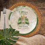 Lion Cub Ein kleiner König ist auf dem Weg zur Bab Pappteller<br><div class="desc">Eine Einführung in die Baby Shower Template Kollektion "A Little King Is On Your Way", wo der bezaubernde Charme eines Löwen auf die Fülle eines tropischen Dschungels trifft. Bereiten Sie sich darauf vor, die bevorstehende Ankunft eines wertvollen Babys mit diesem bezaubernden Design mit einer süßen Löwenkube auf seinen Pfoten, umgeben...</div>