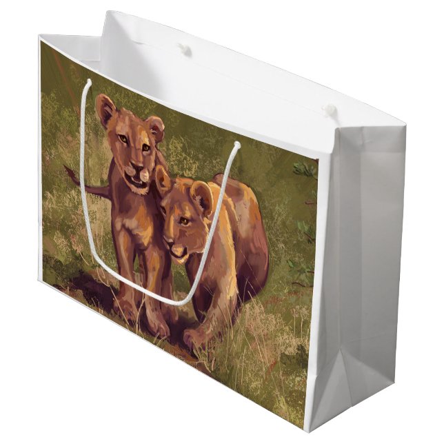 Lion Cubs Große Geschenktüte (Vorderseite Schrägansicht)