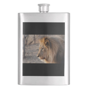 Lion Portrait Flachmann