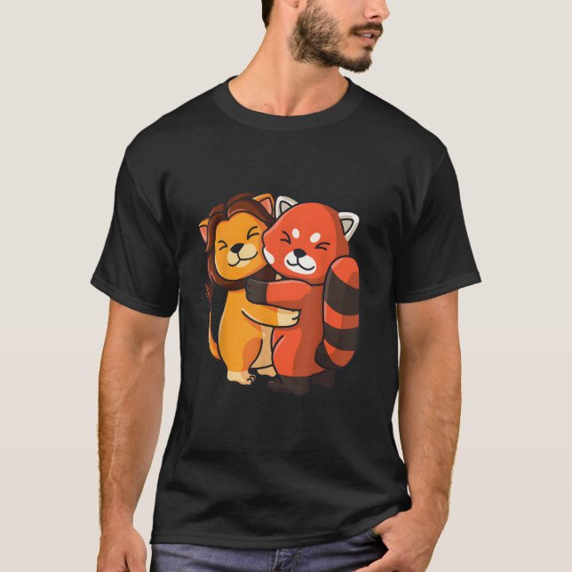 Lion Red Panda Hugging Kawaii Animal T-Shirt (Vorderseite)