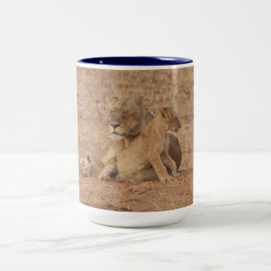 Lioness und Lion Cub Tasse
